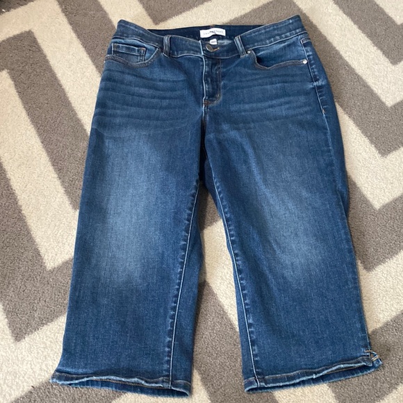 Lane Bryant Denim - 🍀 4/$20 Sale Lane Bryant Capri Jean 14